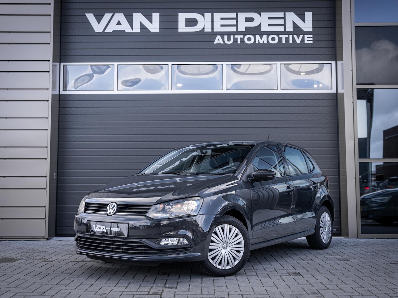 Volkswagen Polo - 1.0 - 5DRS l Goed onderhouden! l Urano Grey l Airco - AutoWereld.nl