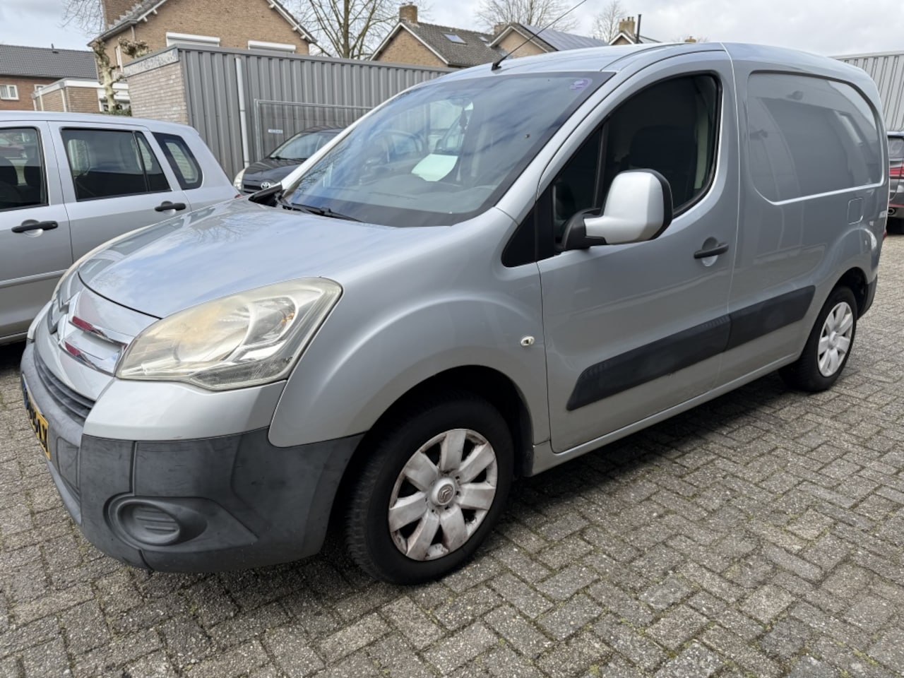 Citroën Berlingo - 1.6 benzine 2011 euro 5 Airco 3 zits grijs kenteken - AutoWereld.nl