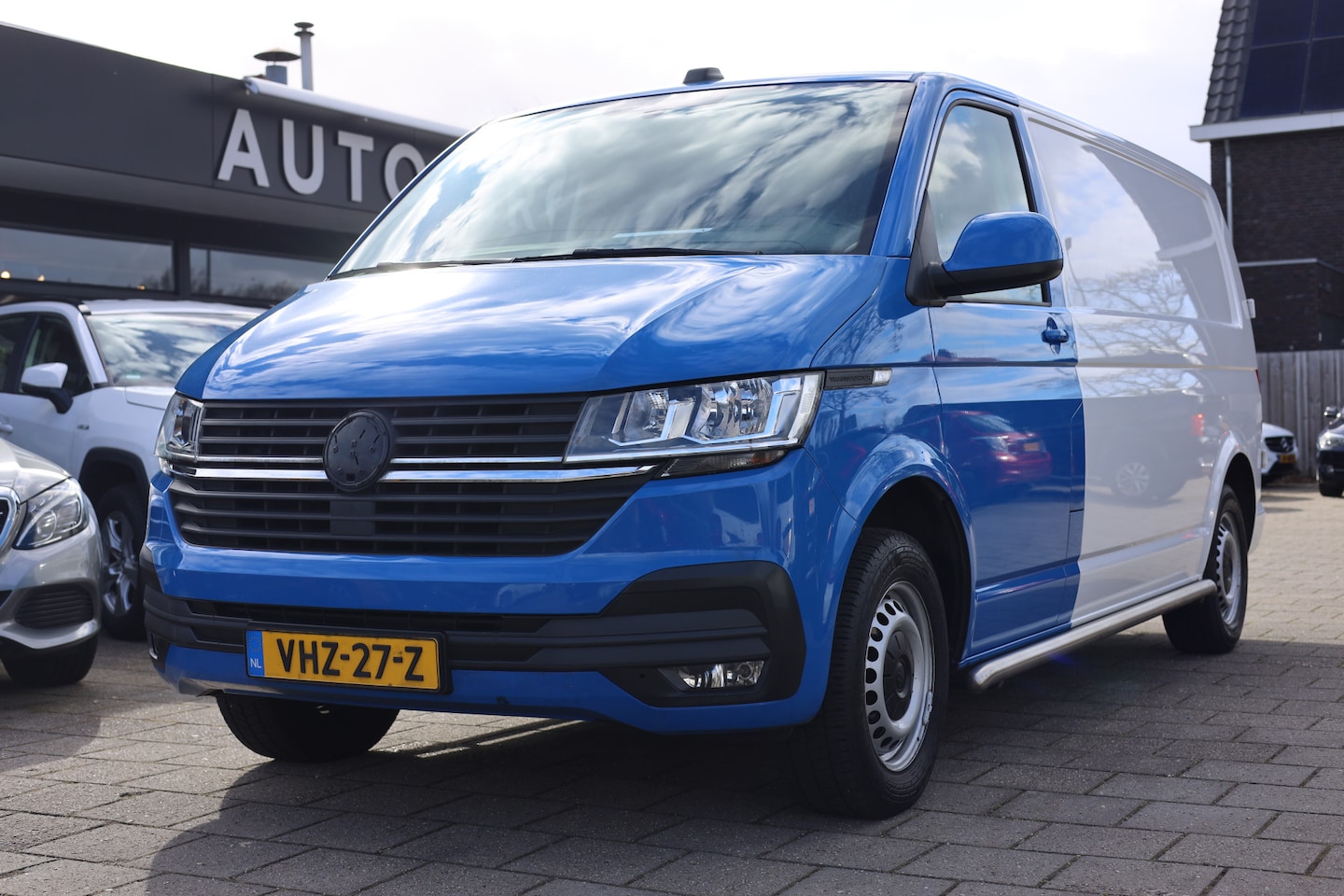 Volkswagen Transporter - 2.0 TDI L2H1 AIRCO | CRUISE | CARPLAY | TREKHAAK - AutoWereld.nl