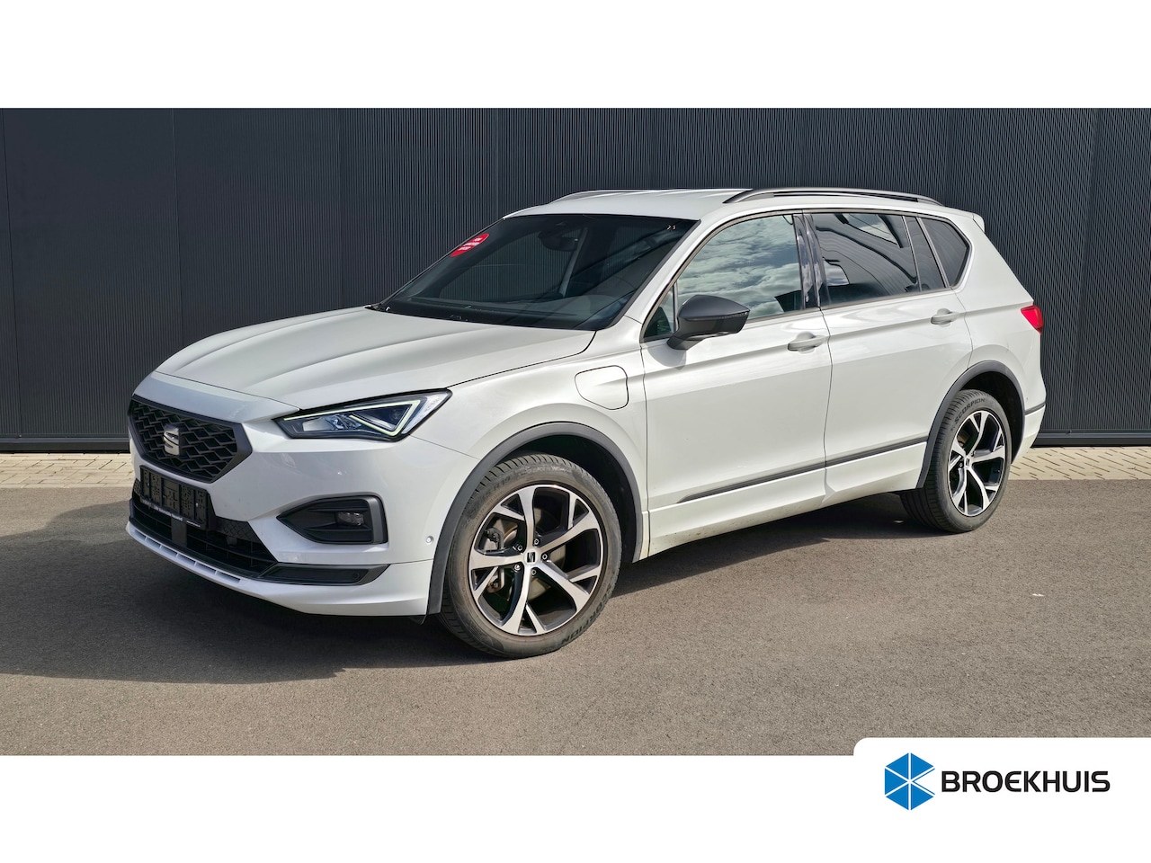 SEAT Tarraco - 1.4 TSI e-Hybrid PHEV 245pk FR Business Intense | Camera | Adaptive Cruise | 19" | Keyless - AutoWereld.nl