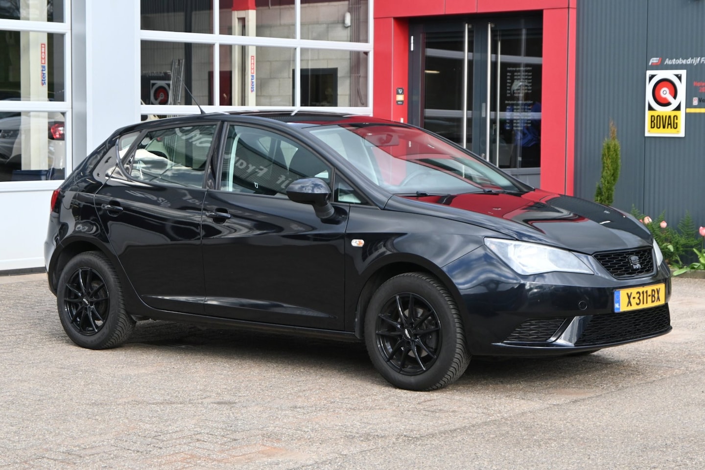 SEAT Ibiza - 1.2 Style 69pk 5drs | Climate Control | Cruise Control | LM-Velgen - AutoWereld.nl