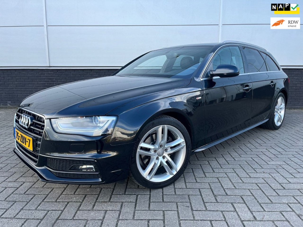 Audi A4 Avant - 1.8 TFSI S Edition S-Line - Panorama - Leder - Bluetooth - Orig. NL-auto - NAP - AutoWereld.nl