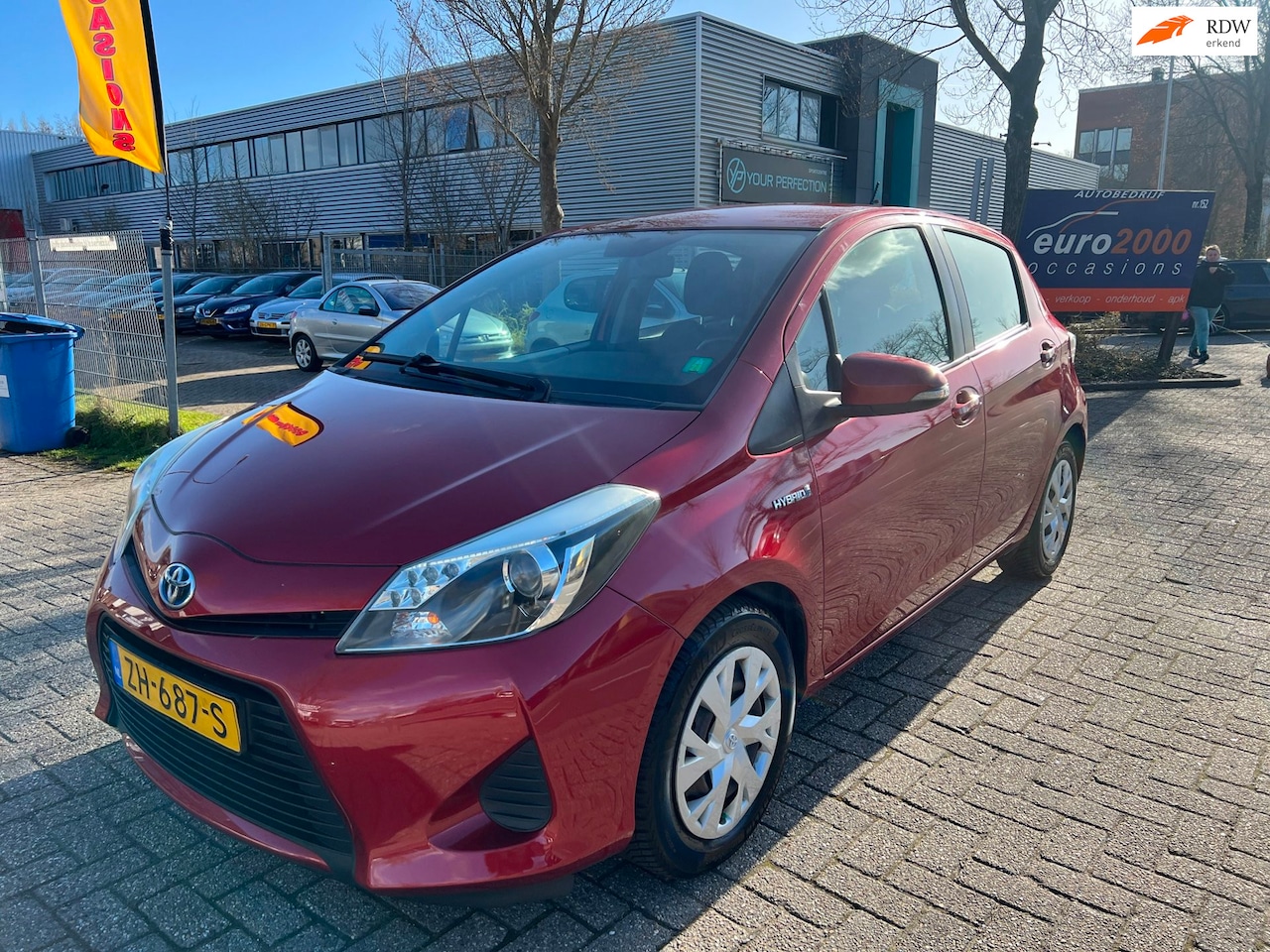 Toyota Yaris - 1.5 Full Hybrid - CAMERA - CRUISE - NETJES ! - AutoWereld.nl