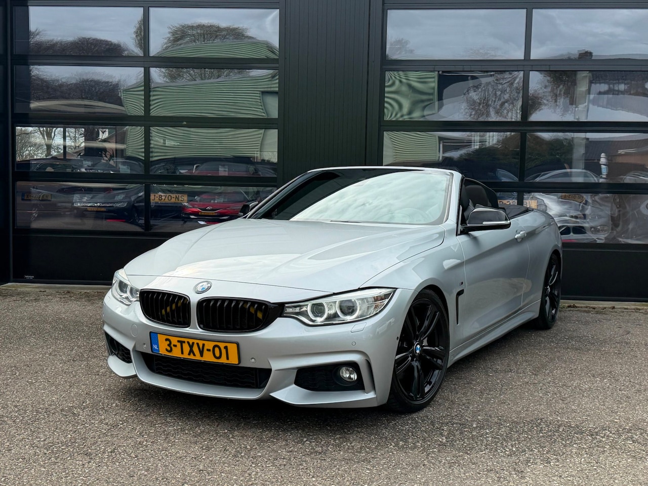 BMW 4-serie Cabrio - 435i M-Sport High Exe Navi Camera Nekverw. - AutoWereld.nl