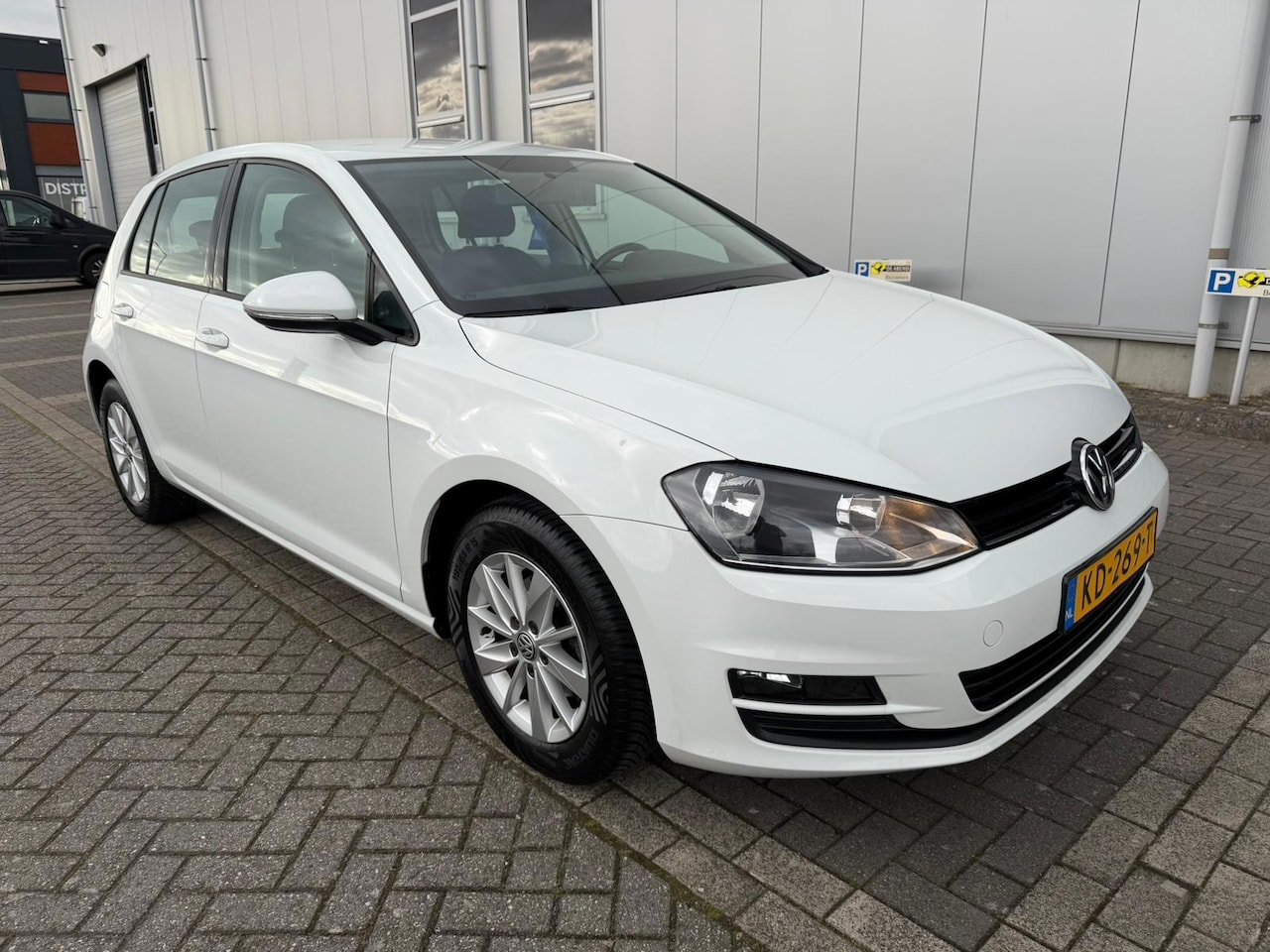 Volkswagen Golf - 1.2 TSI Edition 1.2 TSI Edition - AutoWereld.nl