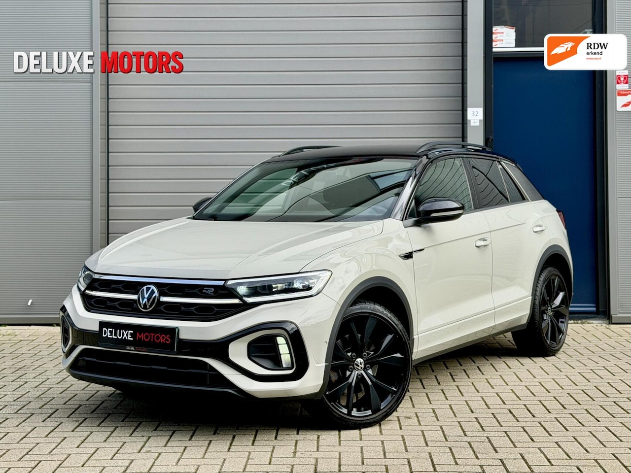 Volkswagen T-Roc - 1.5 TSI R-Line DSG Keyless|Camera|IQ|Massag - AutoWereld.nl