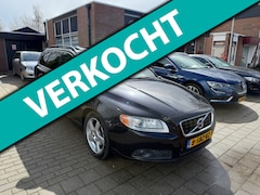 Volvo V70 - 2.0 D4 Summum LEDER - SCHUIFDAK - XENON - NAVI