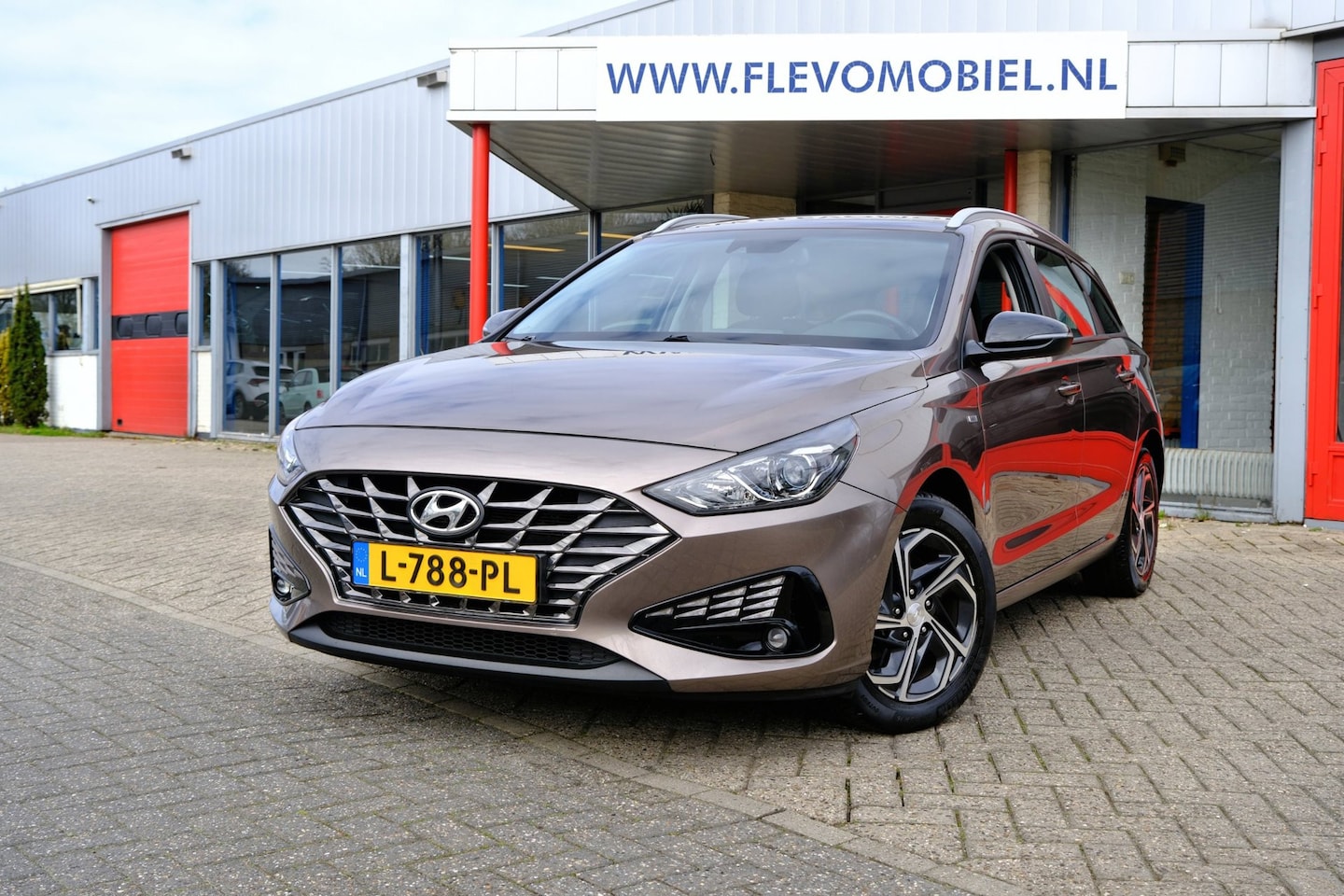 Hyundai i30 Wagon - 1.0 T-GDI Comfort Clima|CarPlay|Cam|LMV - AutoWereld.nl