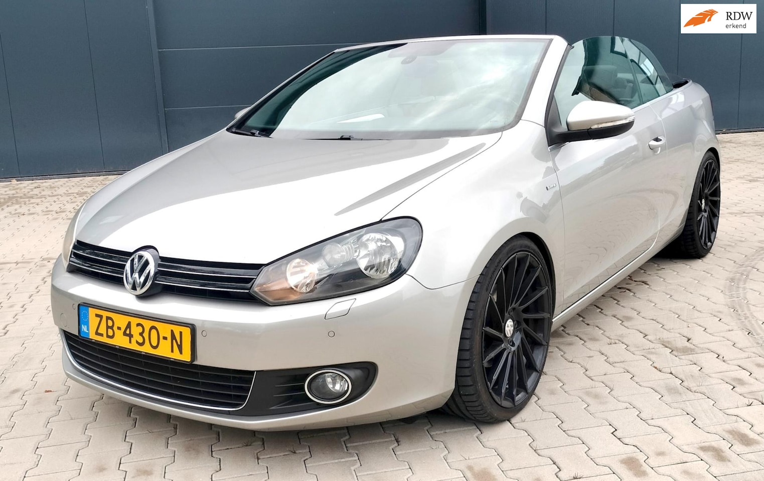 Volkswagen Golf Cabriolet - 1.2 TSI BlueMotion LIFE Navigatie Cabrio Stoelverwarming - AutoWereld.nl