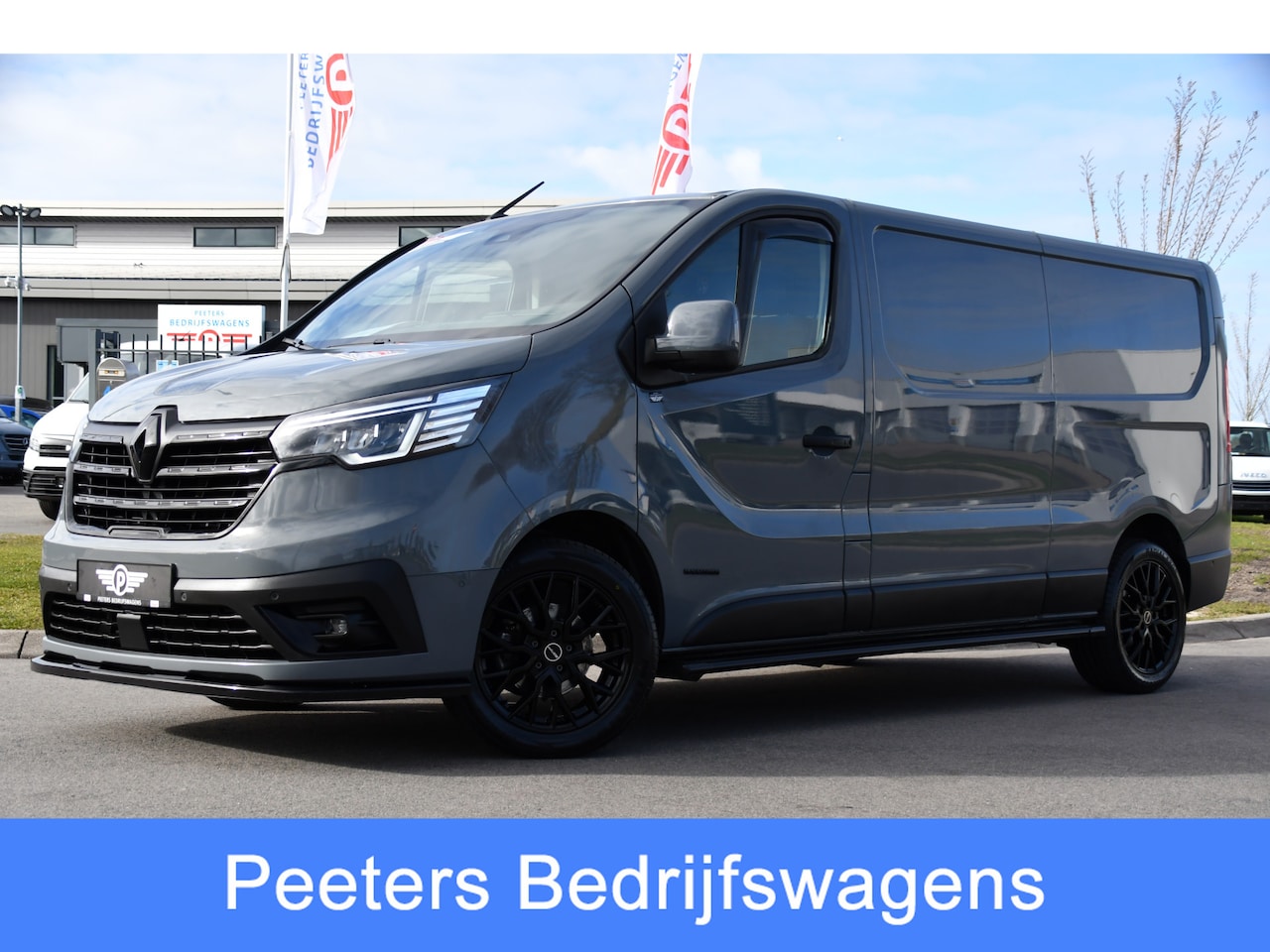 Renault Trafic - 2.0 Blue dCi 170 T30 L2H1 Black Edition FULL OPTIONS! Adaptieve Cruise, Camera, Carplay, 1 - AutoWereld.nl