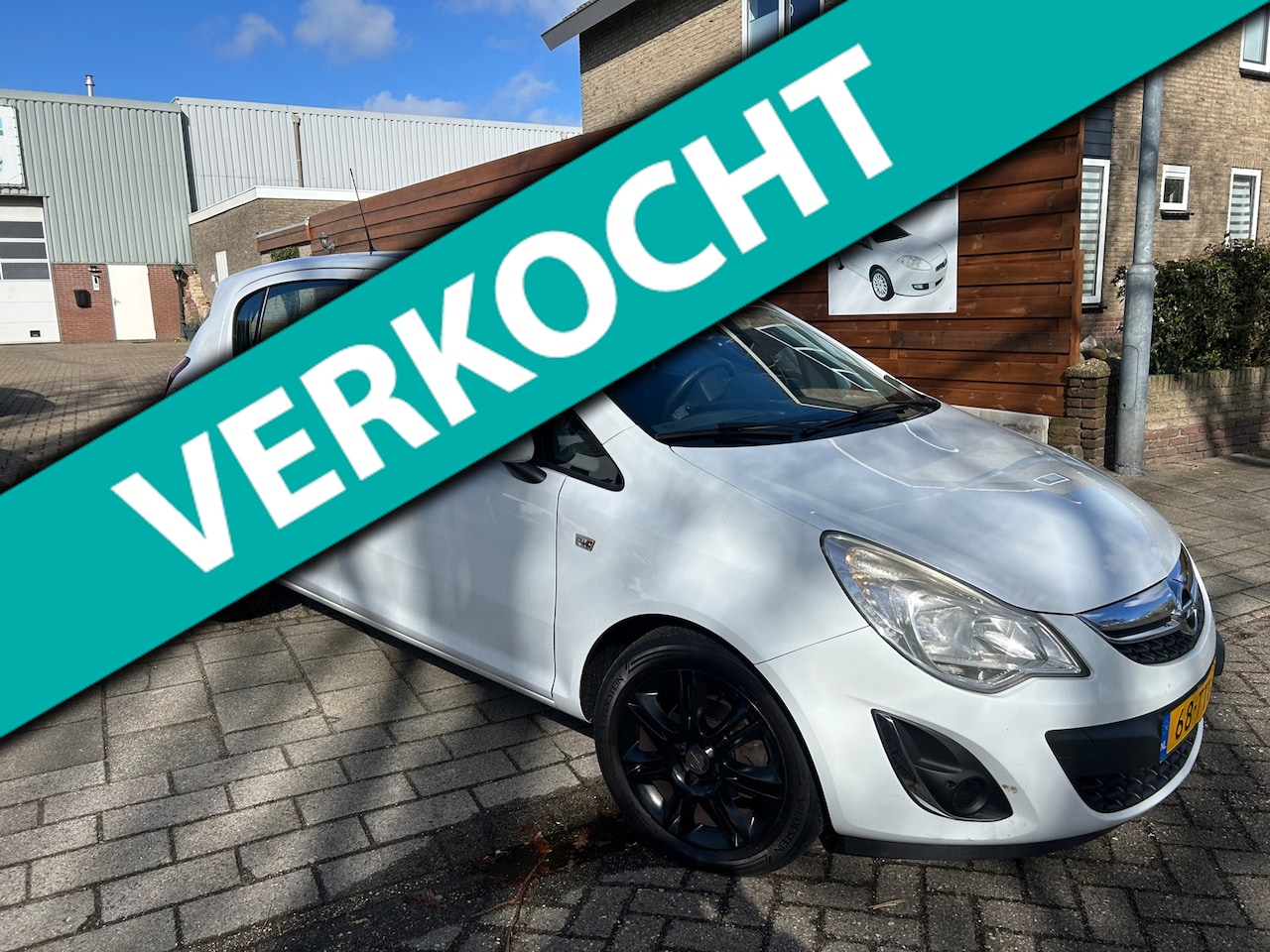 Opel Corsa - 1.4-16V Cosmo nieuwe apk weinig km! - AutoWereld.nl
