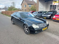 Mercedes-Benz C-klasse Sportcoupé - 200 K. Bak schakelt niet goed over, Loop Sloop