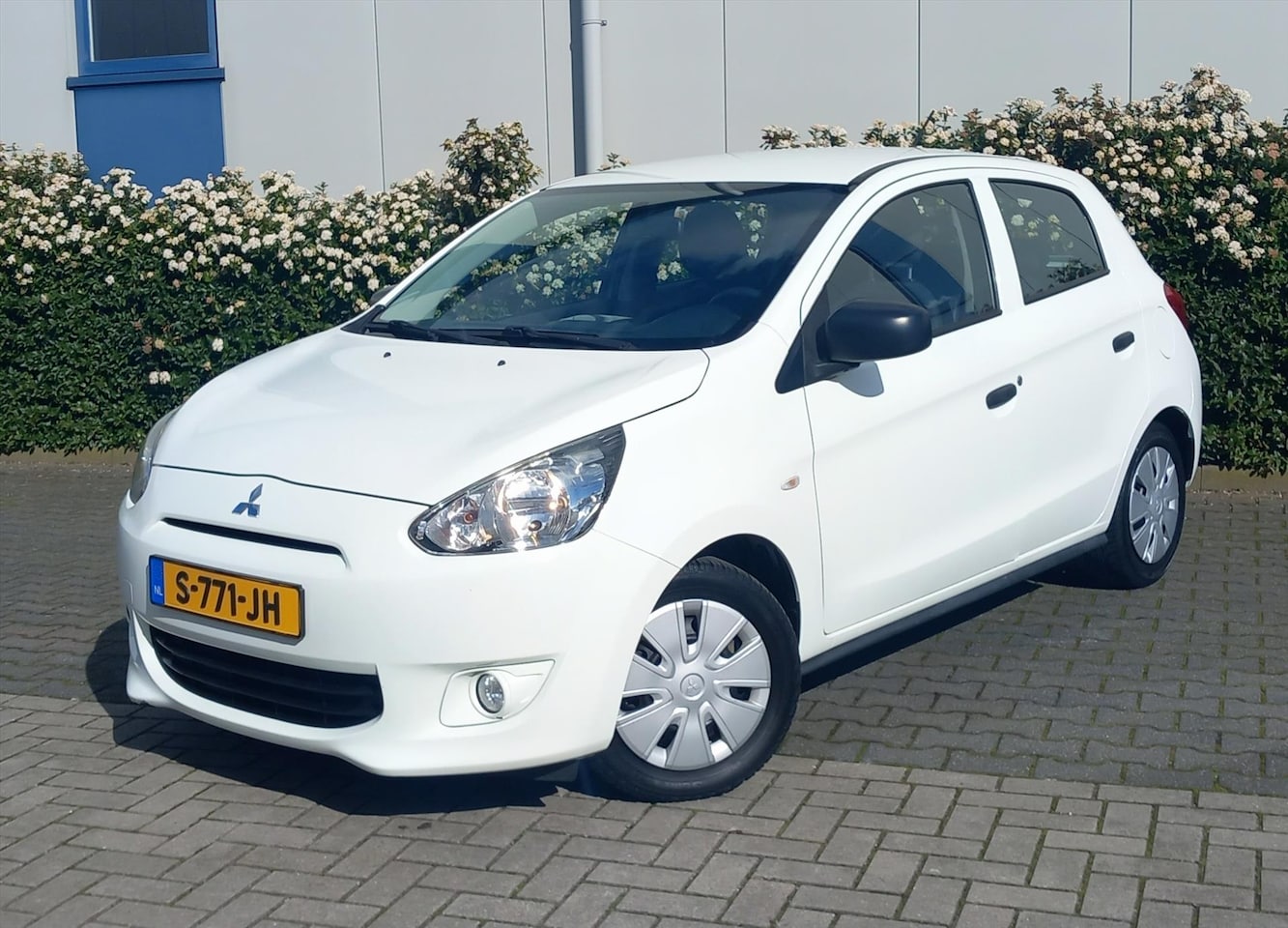 Mitsubishi Space Star - 1.0 71PK Inform 5d Airco - AutoWereld.nl