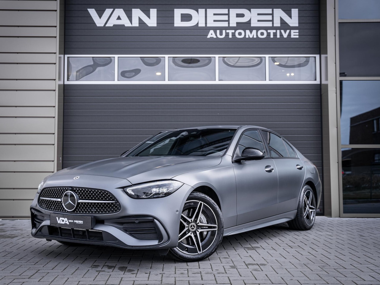 Mercedes-Benz C-klasse - C300 e AMG Line l Dealer O.H l 1e eig l ACC l Sfeerverlicht. l Burmester - AutoWereld.nl