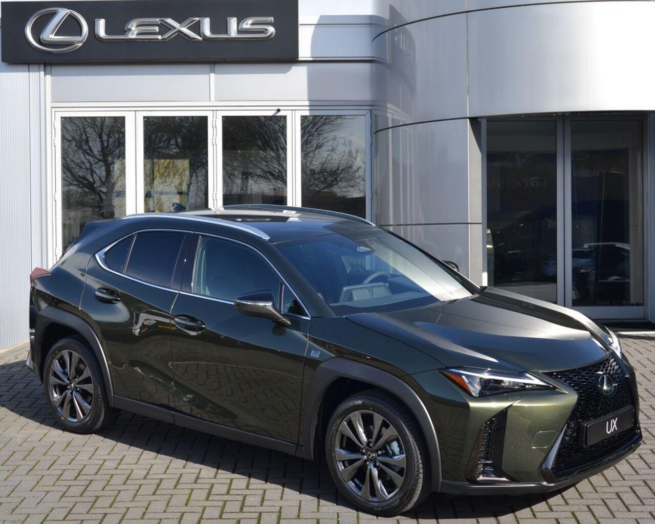Lexus UX - 300h 35th Edition NIEUW DIRECT-LEVERBAAR STUURVERW STOELVERW EL-ACHTERKLEP - AutoWereld.nl