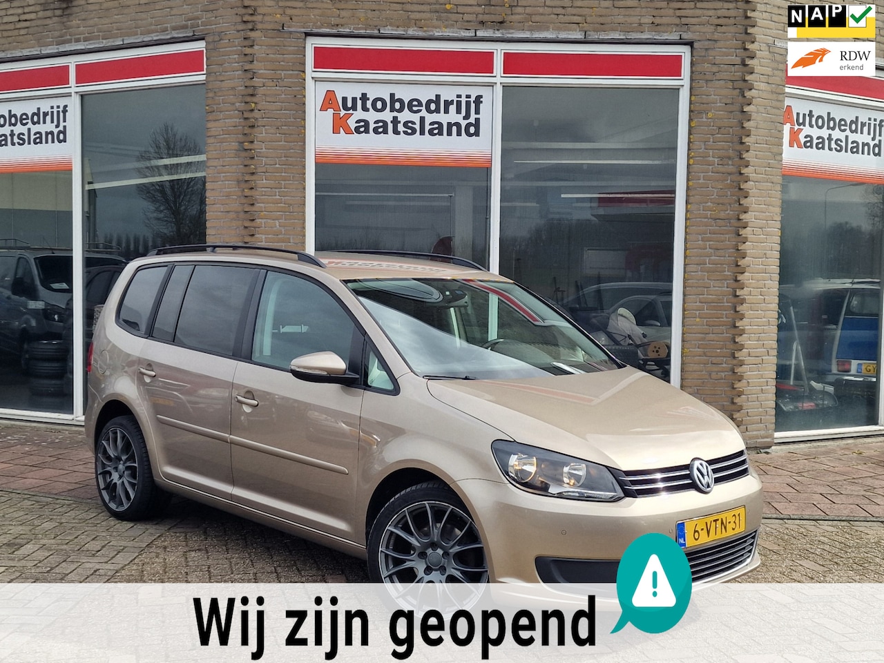 Volkswagen Touran - 1.6 TDI Comfortline BlueMotion - Clima - Cruise - Navi - - AutoWereld.nl