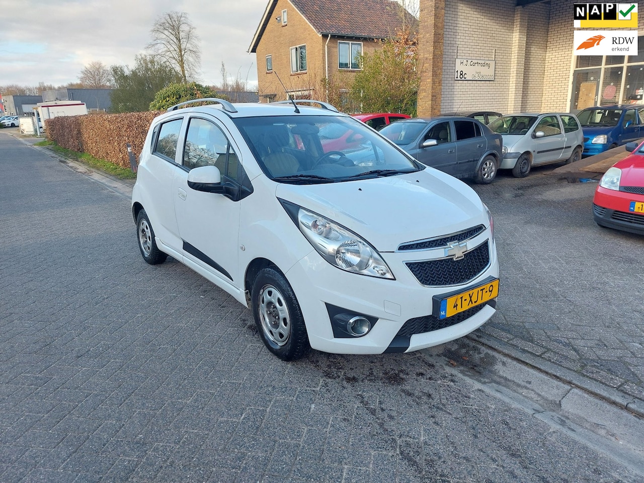 Chevrolet Spark - 1.0 16V LT White Limited Edition Bi-Fuel - AutoWereld.nl
