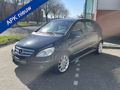Mercedes-Benz B-klasse - 200 Sport Tourer | APK T/M 11/05/27 | STOELVERWARMING LM VELGEN | RADIO / NAVI / TEL / AIR