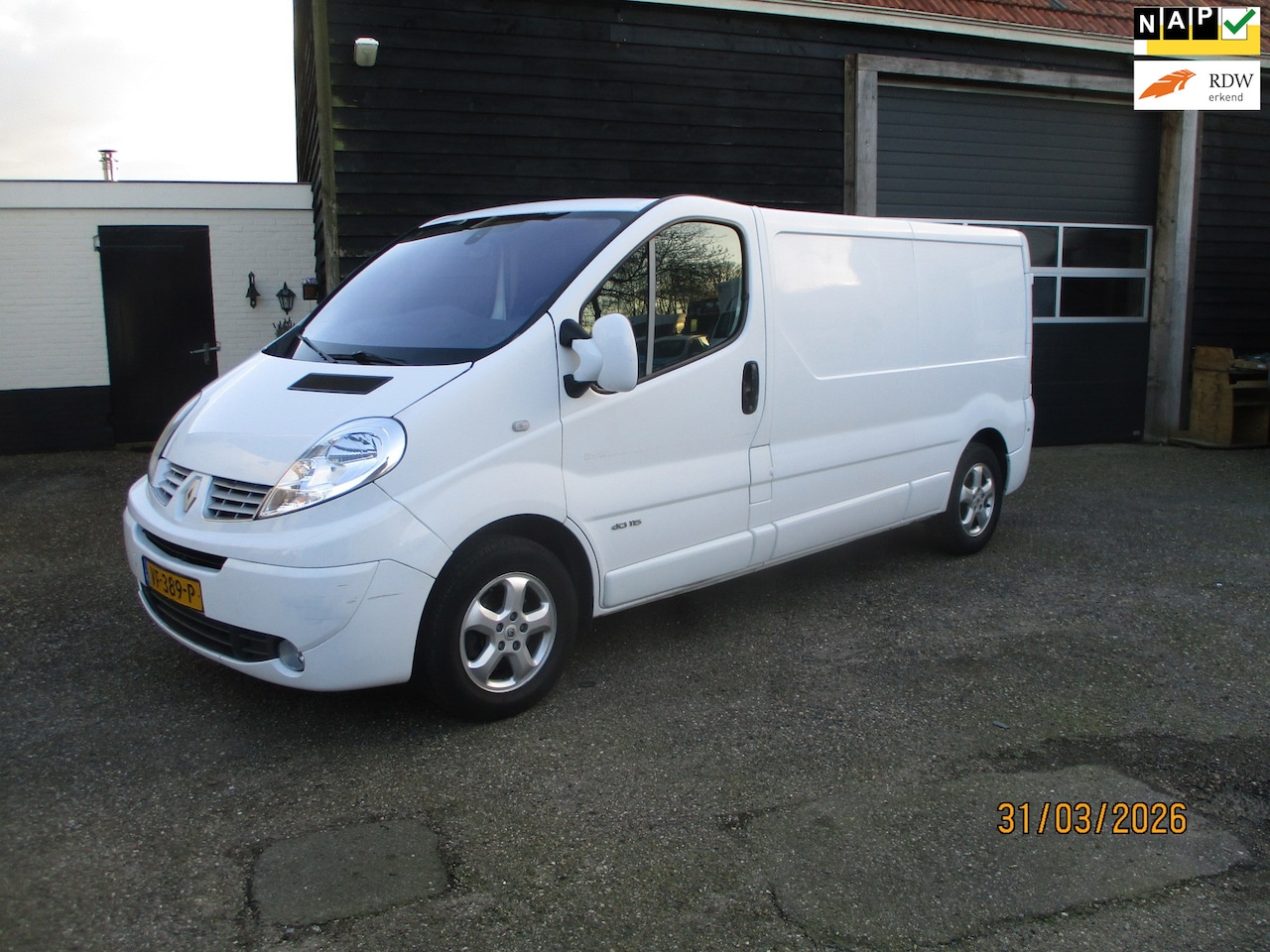 Renault Trafic - 2.0 dCi T29 L2H1 Eco Black Edition 9-2013 - AutoWereld.nl