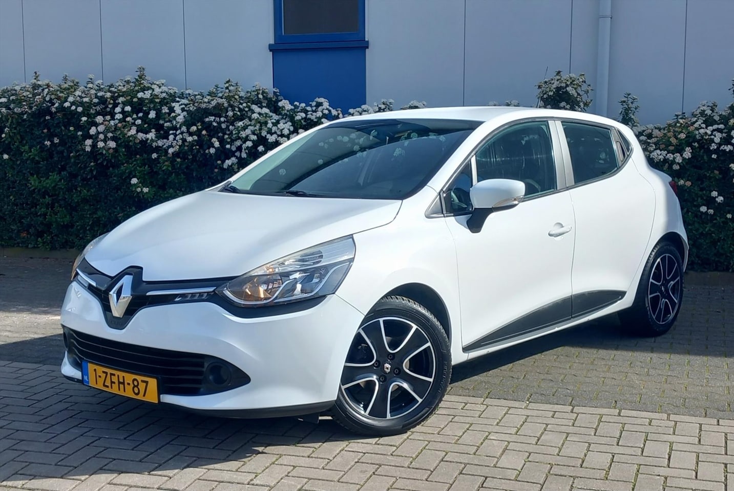 Renault Clio - Energy TCe 90pk Expression Navigatie - AutoWereld.nl