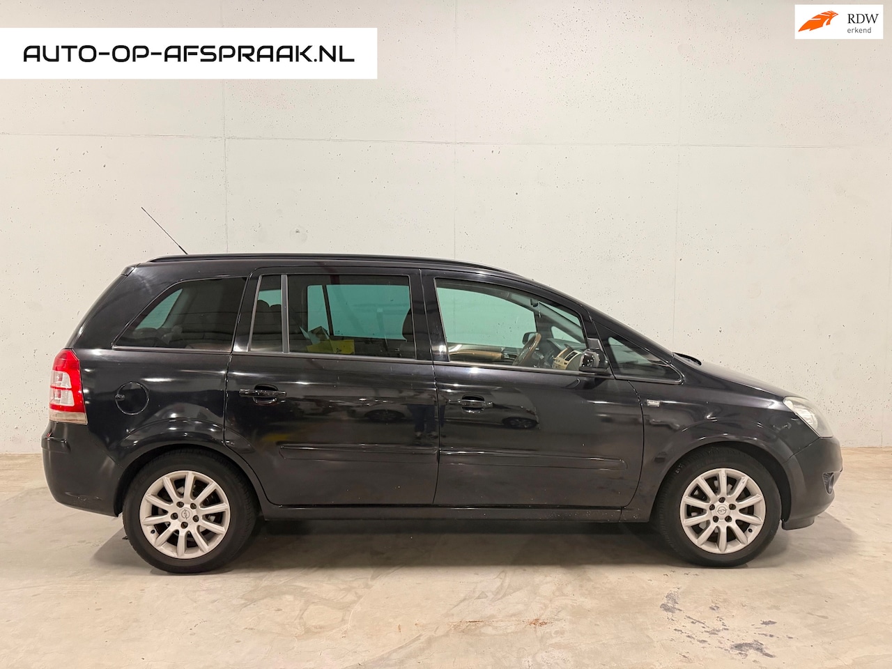 Opel Zafira - 1.6 Temptation 7p Leer Cruise Clima Cruise APK NAP Trekhaak - AutoWereld.nl