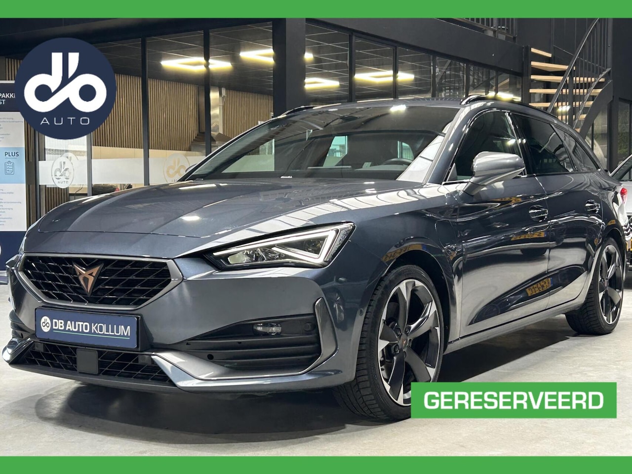 CUPRA Leon Sportstourer - 1.4 e-Hybrid Black Edition DIGI DISPLAY I FULL LED I CAMERA + NAVI + CARPLAY I TREKHAAK - AutoWereld.nl