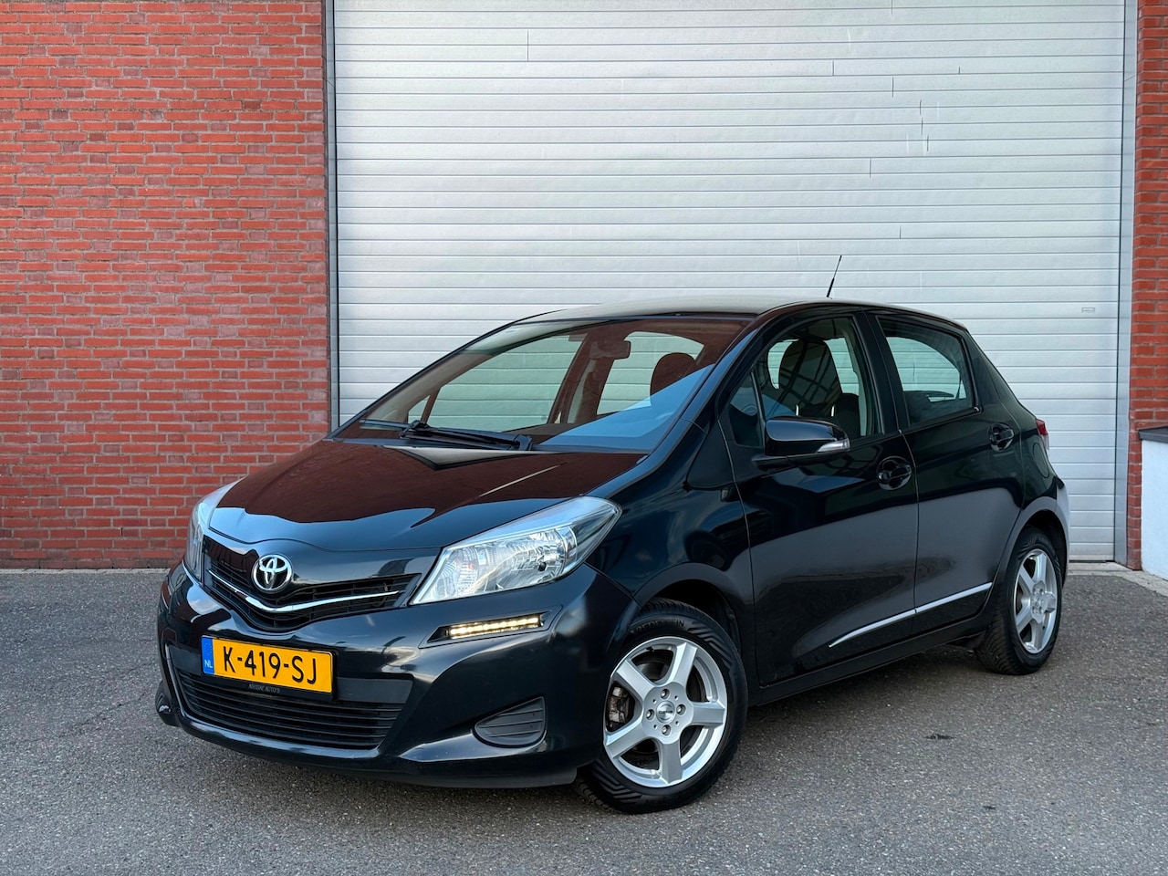 Toyota Yaris - 1.3 VVT-i Dynamic | AUTOMAAT | NEW APK | NAVI - AutoWereld.nl