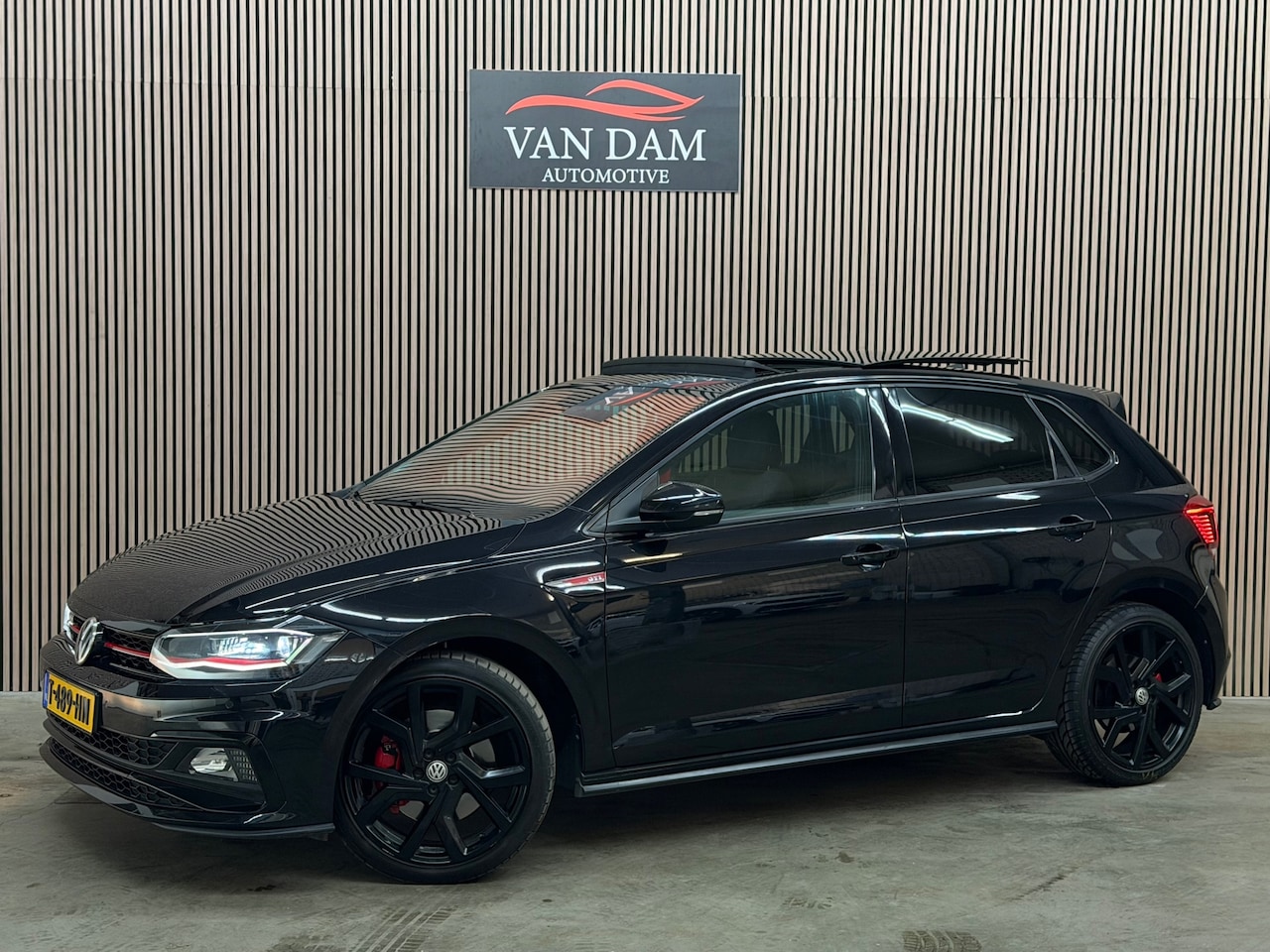 Volkswagen Polo - 2.0 TSI GTI 2018 DSG PANO LED VIRTUAL CAMERA - AutoWereld.nl