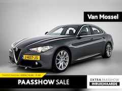 Alfa Romeo Giulia - 2.0T Super | Trekhaak | Memory stoelen | PDC |