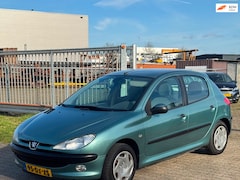 Peugeot 206 - 1.4 Gentry