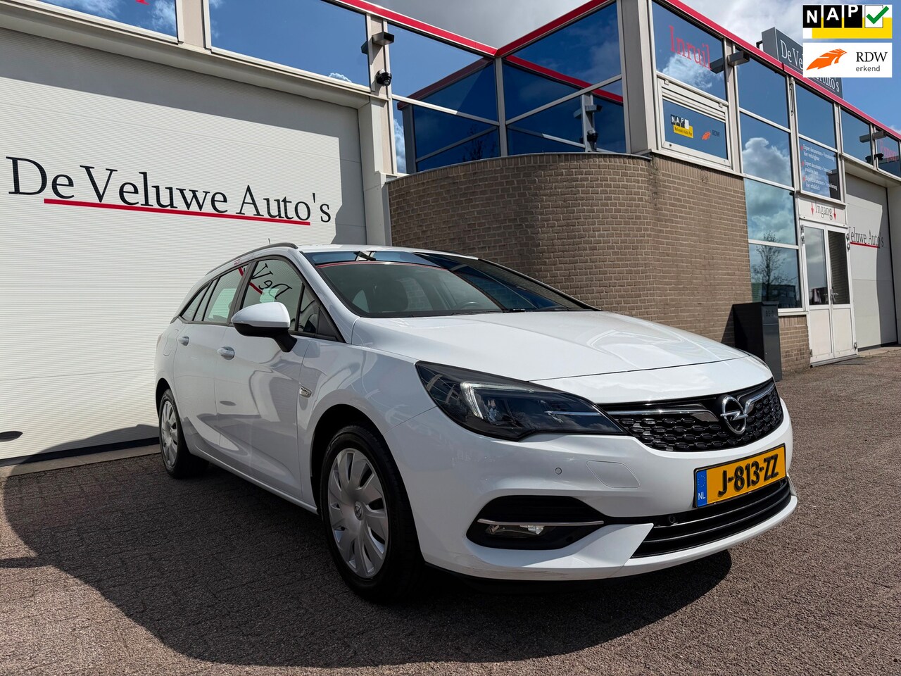 Opel Astra Sports Tourer - 1.2 Business Executive|Trekhaak|PDC - AutoWereld.nl