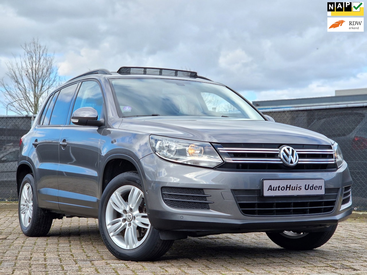 Volkswagen Tiguan - 1.4 TSI Comfort&Design*Pano*Navi*Pdc*Trekhk - AutoWereld.nl