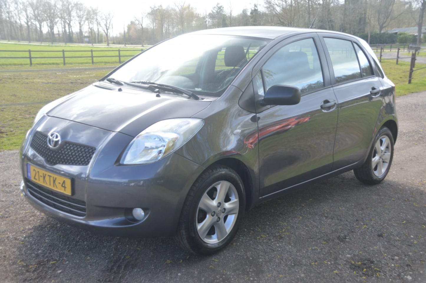 Toyota Yaris - 1.3 VVTi Idols 5 deurs AIrco - AutoWereld.nl