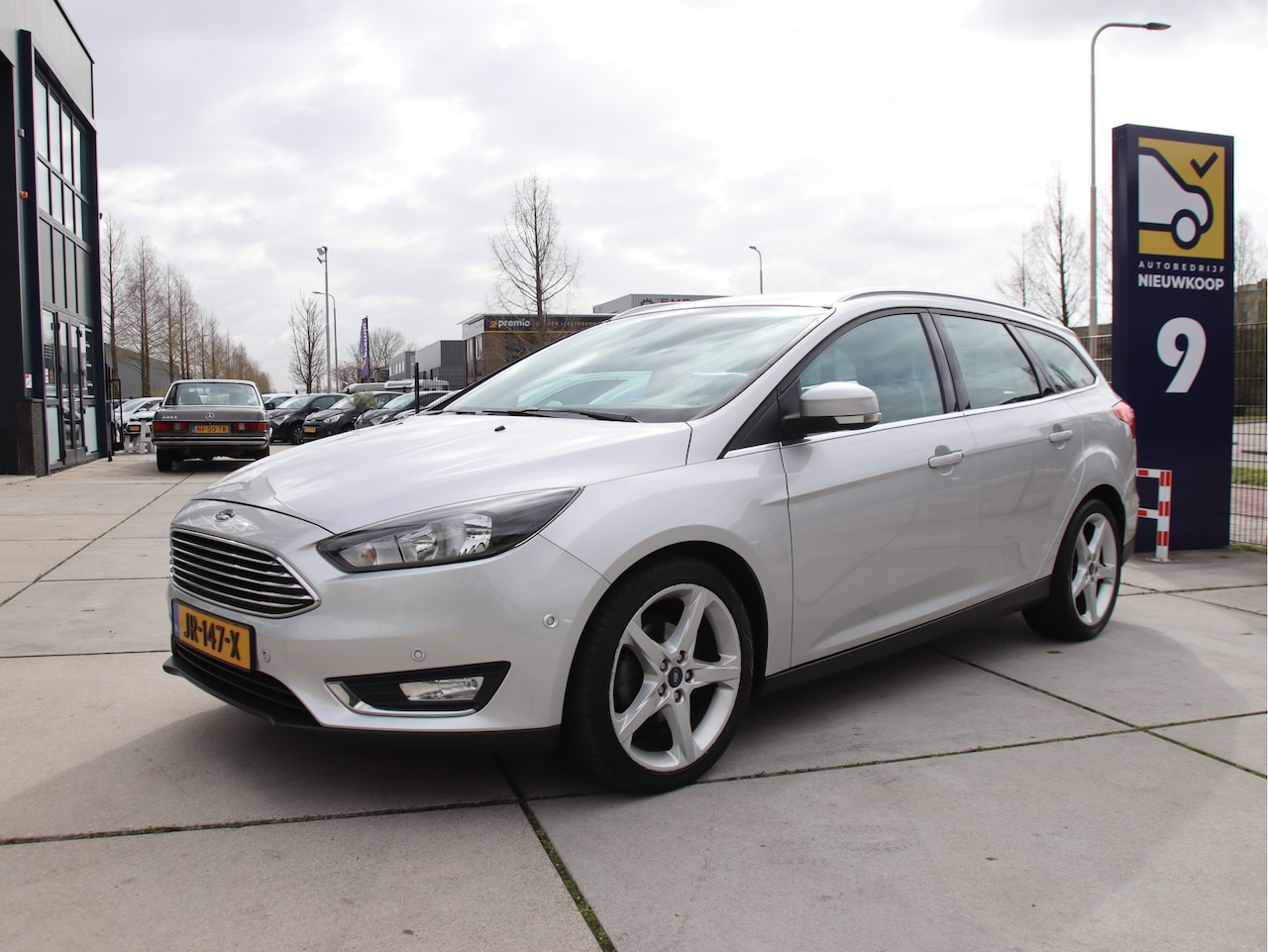 Ford Focus Wagon - 1.0 Titanium Navi, 2x PDC, NL Auto, Facelift Prijspakker! - AutoWereld.nl