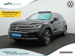 Volkswagen Touareg - 3.0 TSi 381 pk tiptronic eHybrid 4MOTION Elegance | Panoramadak | Trekhaak | Nachtzicht |