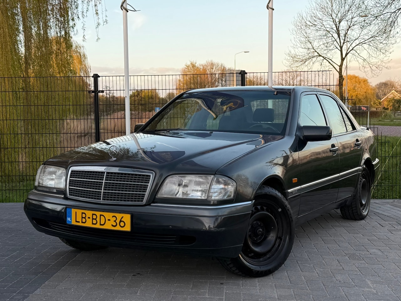 Mercedes-Benz C-klasse - 180 Sport W202 AUT / TREKHAAK / NAP - AutoWereld.nl