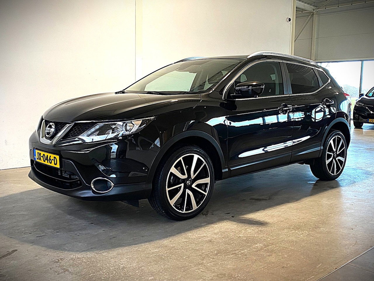 Nissan Qashqai - 1.2 Tekna Automaat 92dkm NL-auto - AutoWereld.nl