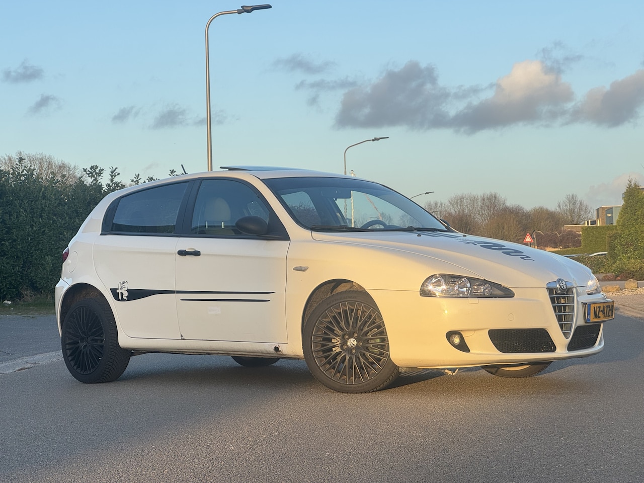 Alfa Romeo 147 - 1.6 T.Spark Progression | NIEUWE APK | Cruise Control | PANO - AutoWereld.nl