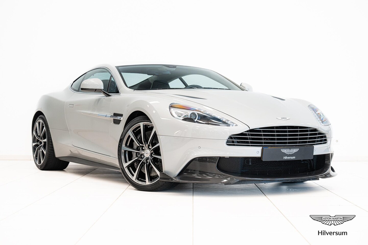Aston Martin Vanquish - S | Out of Range Paint | Incl. BPM - AutoWereld.nl