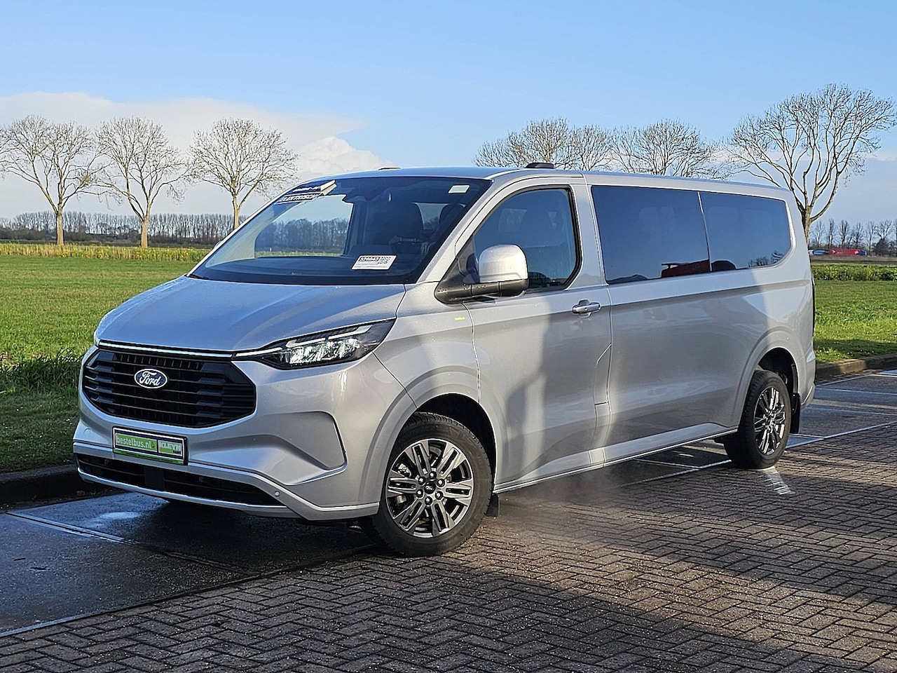 Ford Transit Custom - 320 2.5 PHEV L2H1 2.5 PHEV 9-Persoons Airco Automaat Euro6 Pdc Prijs is ex btw en ex bpm! - AutoWereld.nl