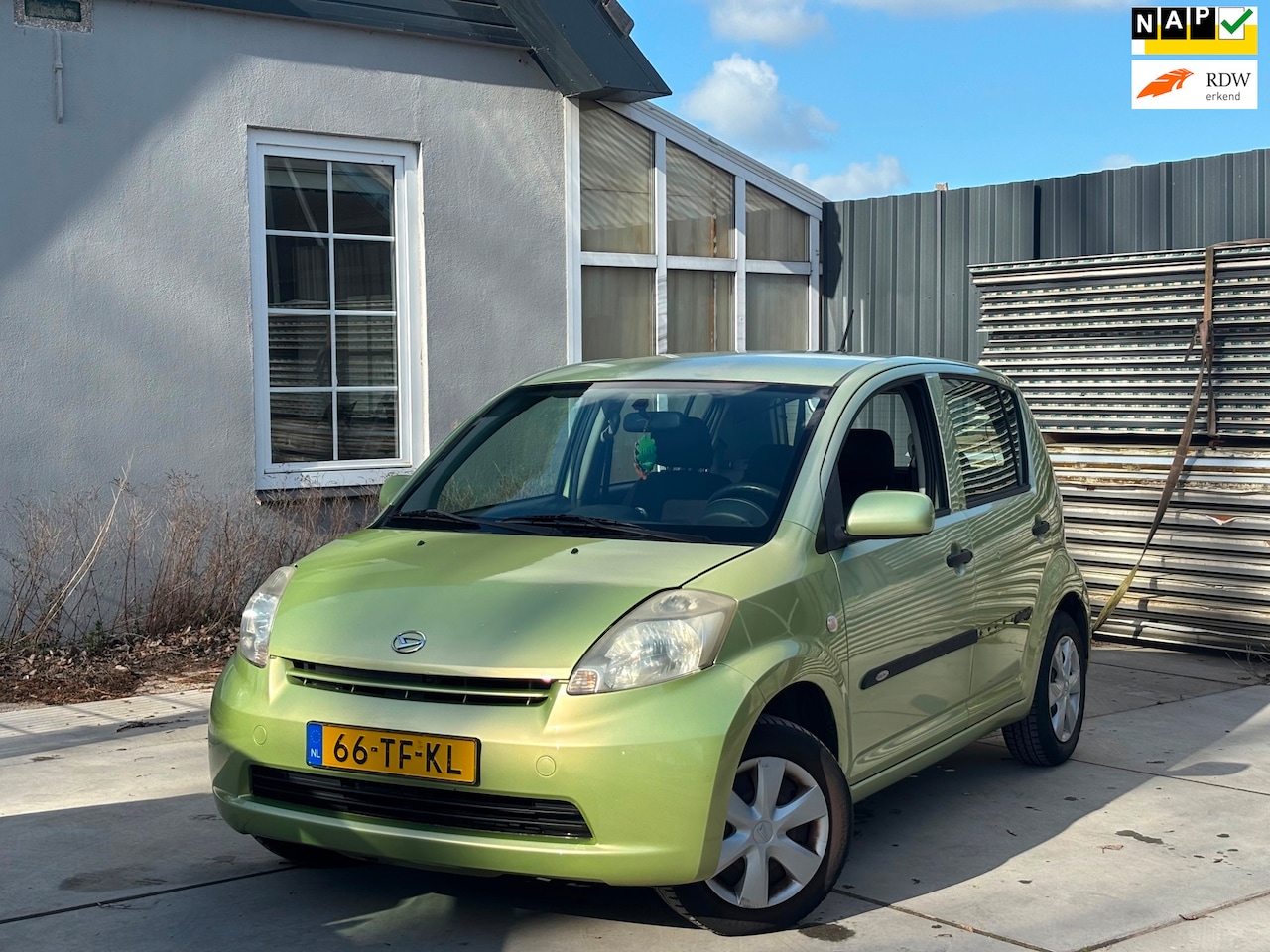 Daihatsu Sirion 2 - 1.0-12V Trend | Nieuwe APK | Airco | El. Ramen | Recente onderhoud | Rijdt en schakelt lek - AutoWereld.nl