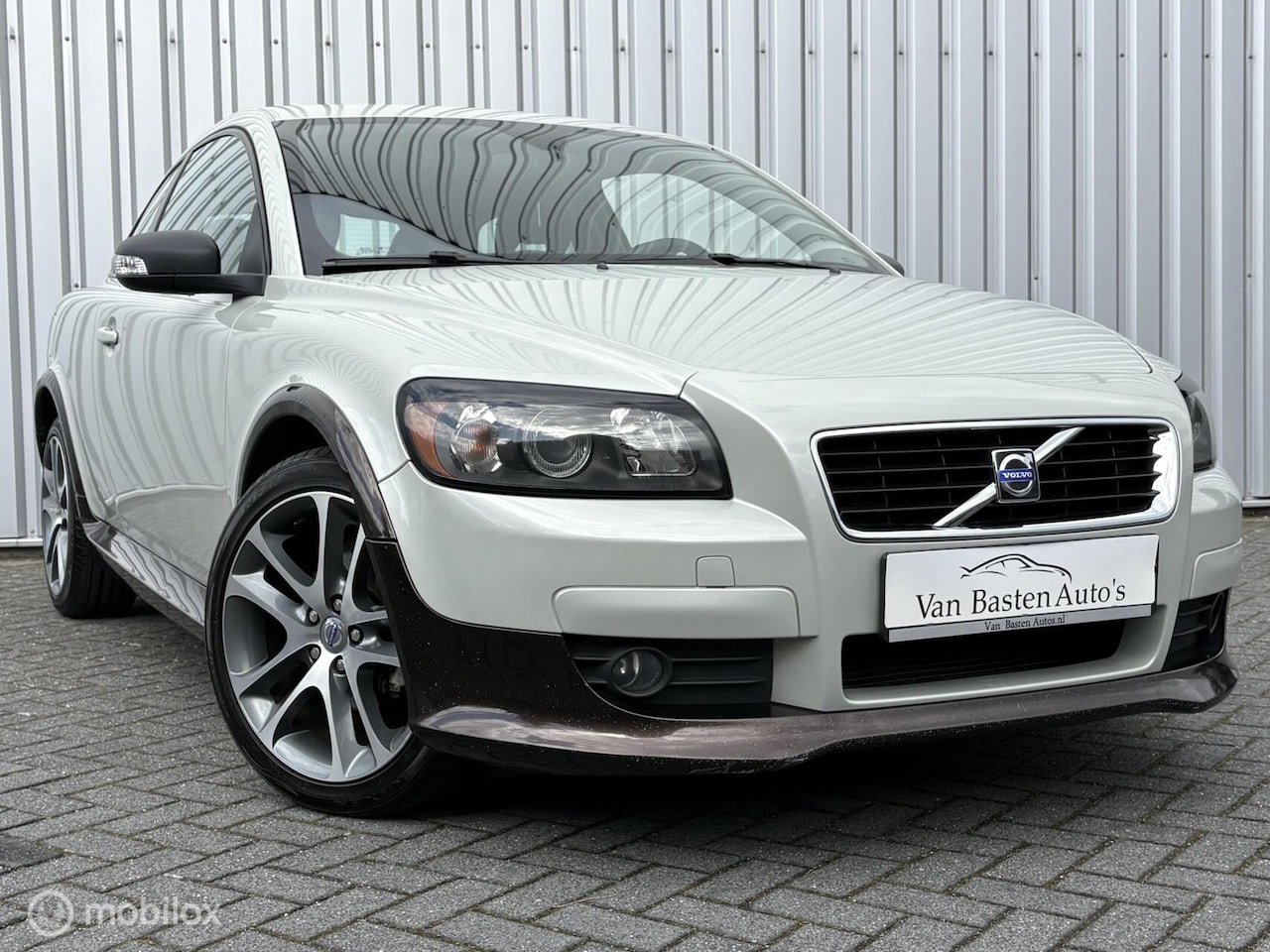 Volvo C30 - 1.6 R-Design | Clima | Cruise | 18" | Youngtimer | 2e eigenaar | Volledige historie | - AutoWereld.nl