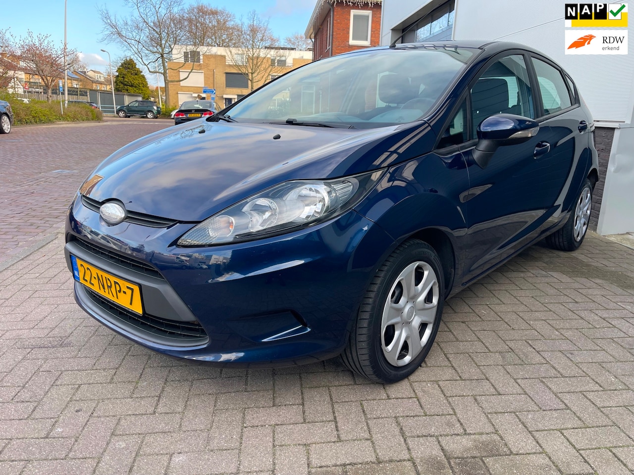 Ford Fiesta - 1.25 Limited/1eigenaar/Airco/Aux/Trekhaak/Elek-pakket - AutoWereld.nl