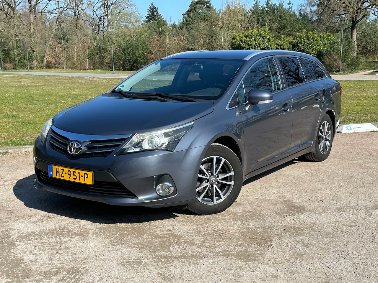 Toyota Avensis Wagon - 1.8 VVTi Business Automaat Trekhaak - AutoWereld.nl