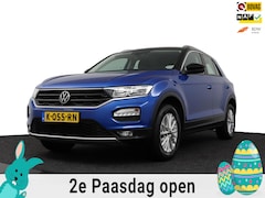 Volkswagen T-Roc - 1.5 TSI 150pk Style Business Winterpakket/Trekhaak/Trekgew. 1500kg