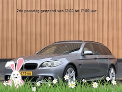 BMW 5-serie Touring - 520i Executive | Panoramadak | Parkeersensoren | Elektrische Stoelen + Geheugenfunctie | C