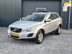 Volvo XC60 - 2.0T Momentum boekjes compleet zeer nette staat