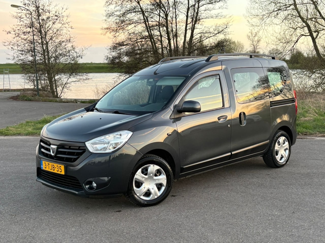 Dacia Dokker - 1.2 TCe Lauréate ORG NL 2e EIG Airco NAVI Sensoren - AutoWereld.nl