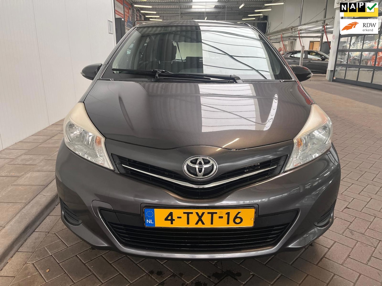 Toyota Yaris - 1.3 VVT-i Now 1.3 VVT-i Now - AutoWereld.nl