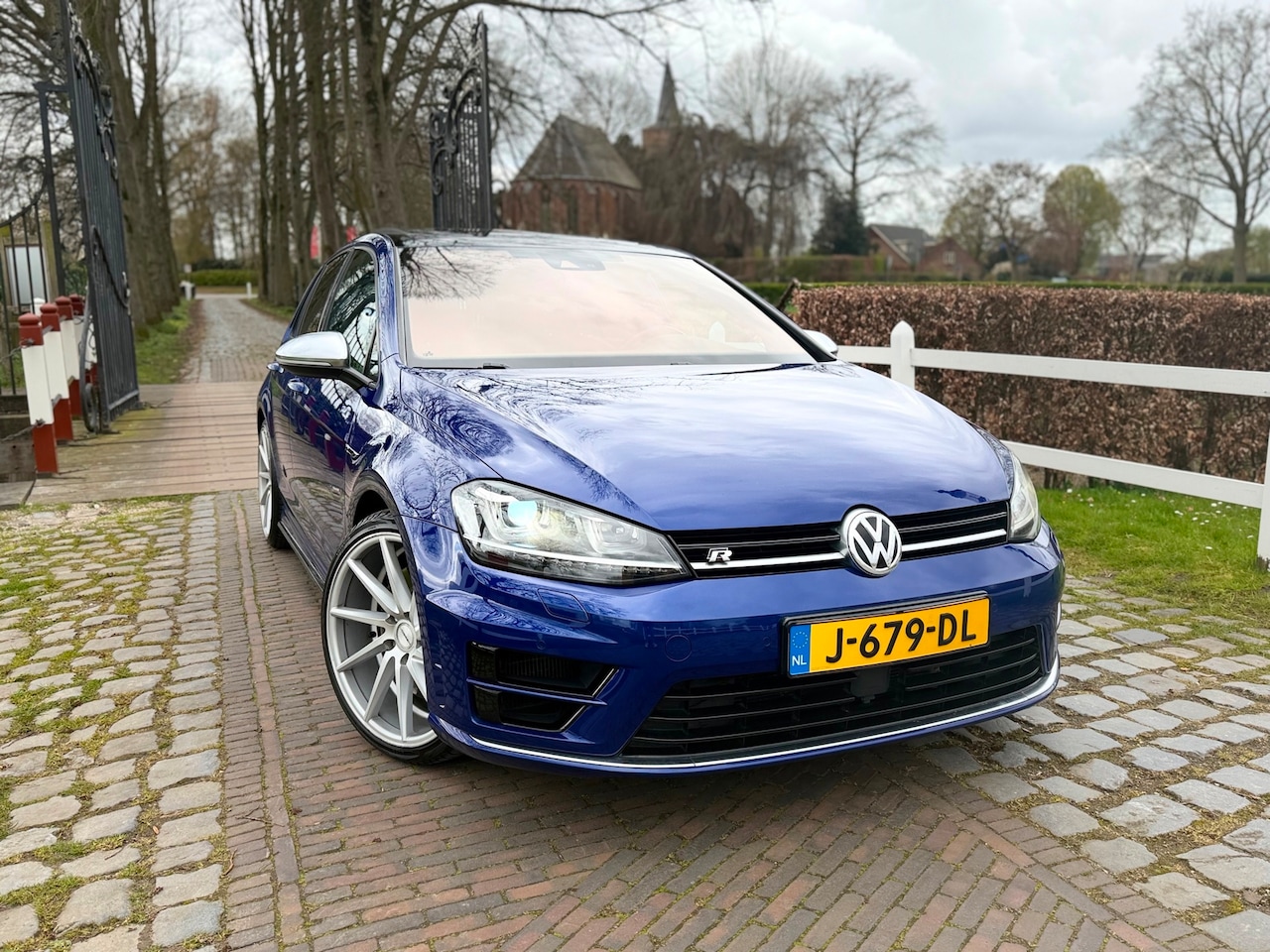 Volkswagen Golf - 2.0 TSI R 4MOTION 301PK|PANO|XENON|LEER|VOSSEN 19”|VOL! - AutoWereld.nl